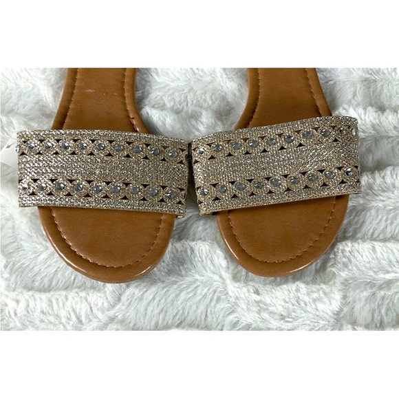 Daisy Fuentes Size 9.5 Gold / Clear Rhinestone Embellished Sandal NWOT - Picture 4 of 9